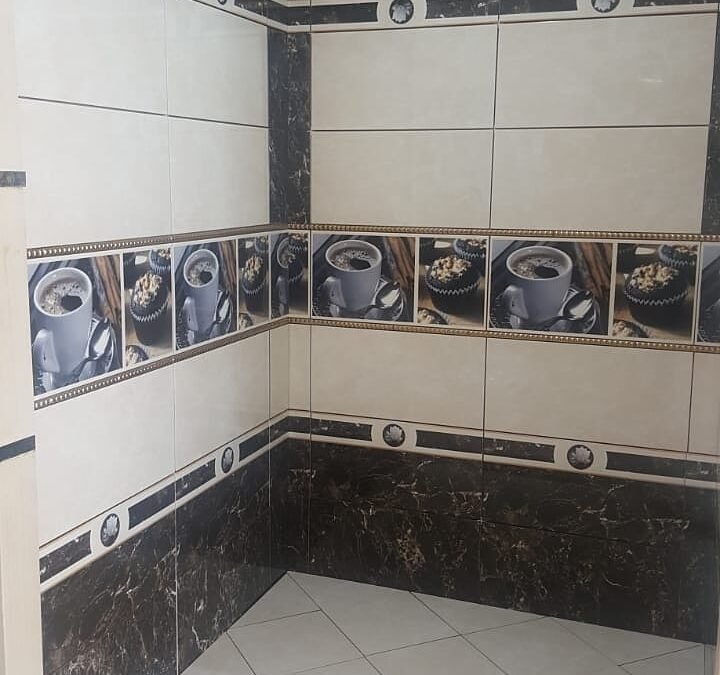 بلاطات سيراميك لزق بأفضل الاسعار