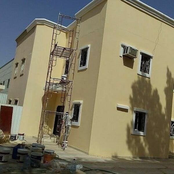 دهانات عصرية بألوان رائعة تضفي لمسة من الجمال الفاخر على المساحات.